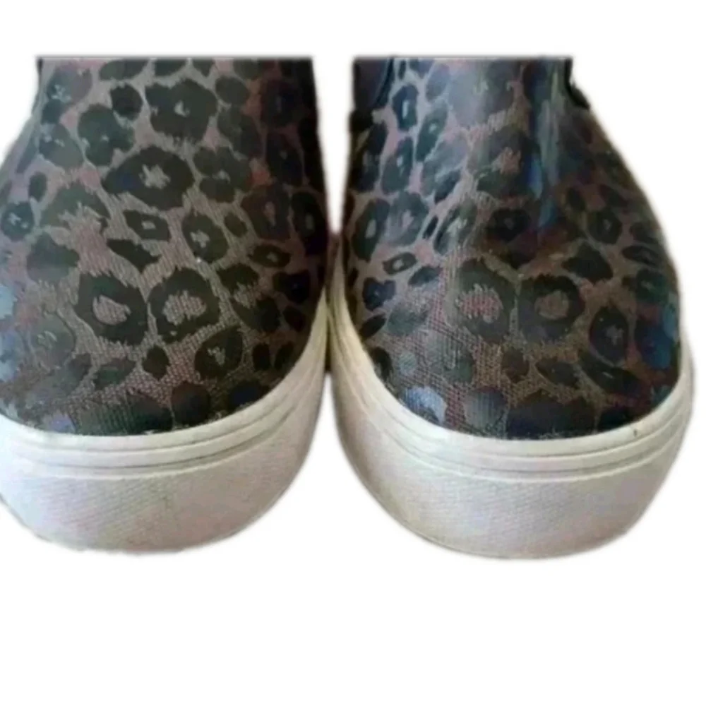 Reebok Memory Tech 365 Women's Leapord Print Slip On Comfort Trendy Shoe 9